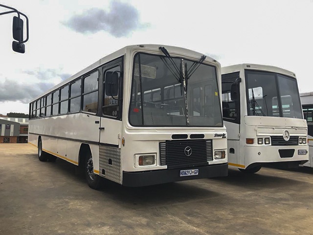 2001 MERCEDES- BENZ BUS 65 SEATER