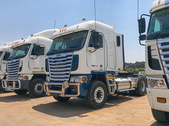 2012 FREIGHTLINER ARGOSY CUMMINS  ISX 500