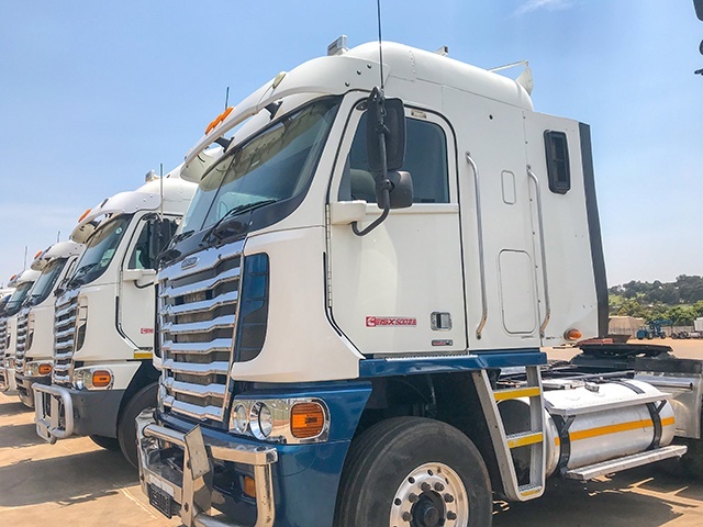 2012 FREIGHTLINER ARGOSY CUMMINS  ISX 500
