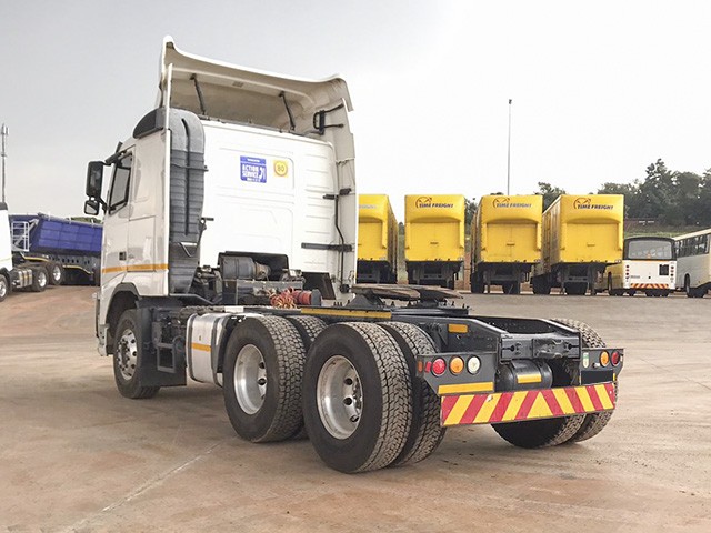 2010 VOLVO FH 400