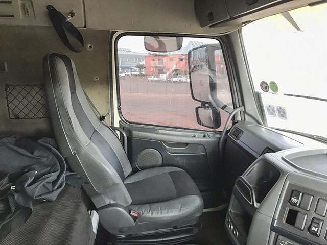 2010 VOLVO FH 400