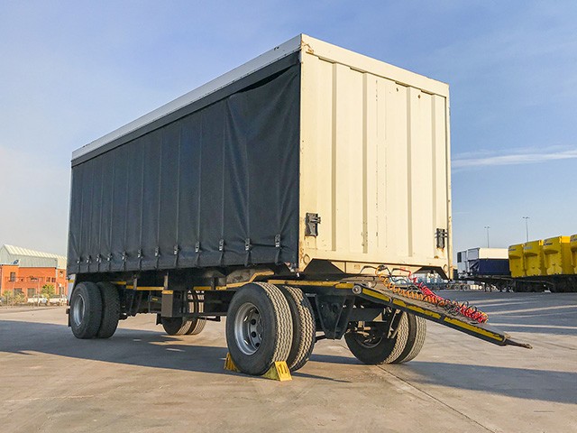 2006 UBT DRAWBAR CURTAIN SIDE TRAILER