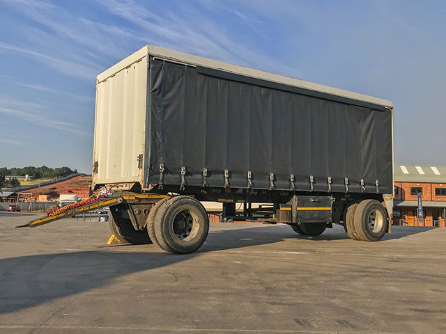 2006 UBT DRAWBAR CURTAIN SIDE TRAILER