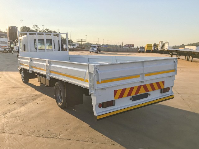2014 Isuzu FsR800 8 Ton Dropside