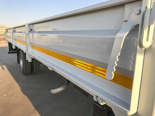 2014 Isuzu FsR800 8 Ton Dropside