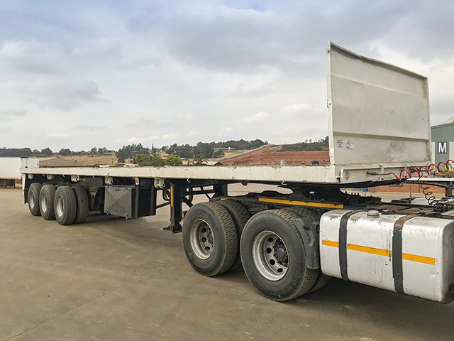 2005 Kearney Flatdeck Triaxle 12.5m Trailer