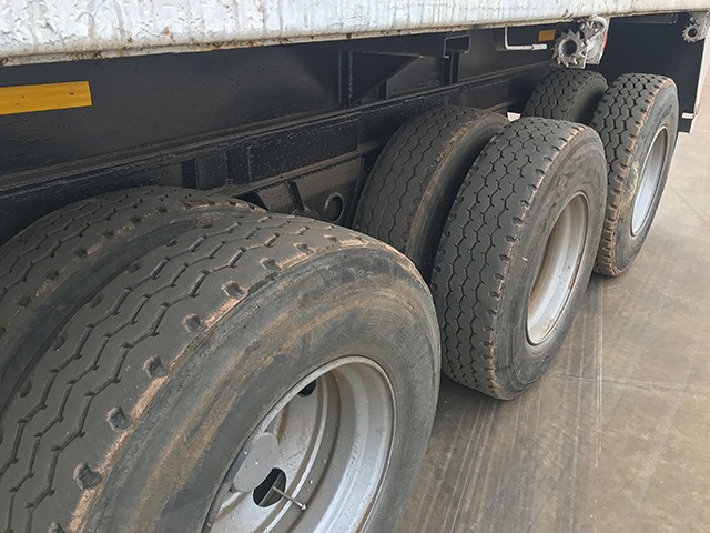 2005 Kearney Flatdeck Triaxle 12.5m Trailer