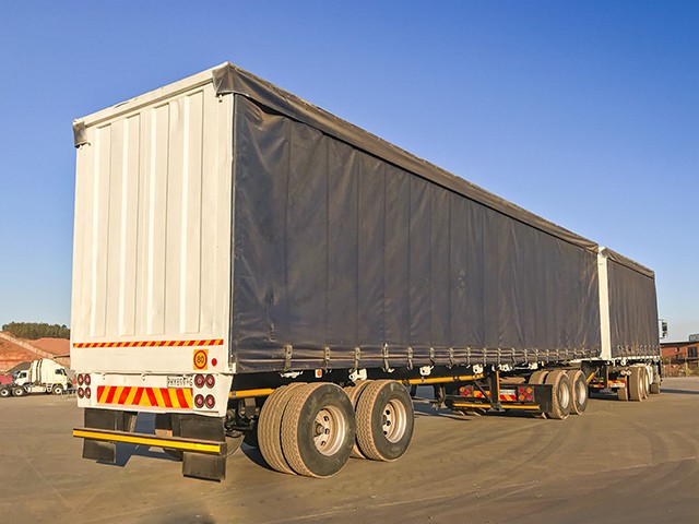 2003 UBT Tautliner Superlink Trailer