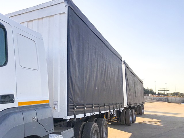2003 UBT Tautliner Superlink Trailer