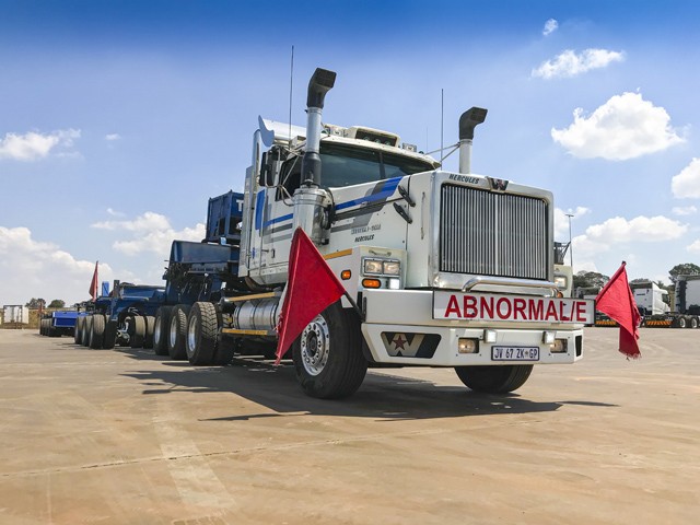 Western Star 6989XD Constellation with Multi-axle Abnormal trailer for sale