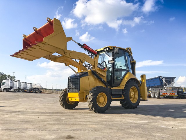 2015 Caterpillar TLB 428F