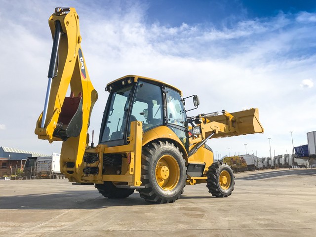 2015 Caterpillar TLB 428F