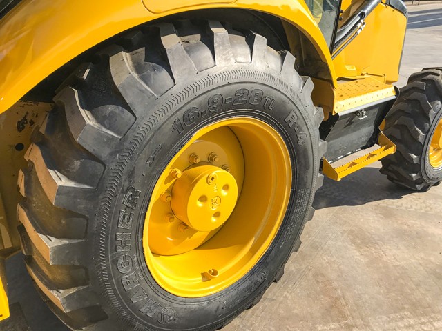 2015 Caterpillar TLB 428F