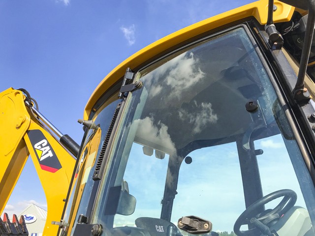 2015 Caterpillar TLB 428F