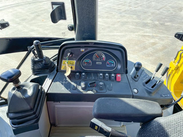 2015 Caterpillar TLB 428F