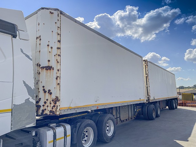 1996 Busaf Closed Body Superlink Trailer