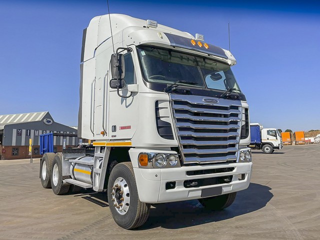 2013 Freightliner Argosy Cummins ISX 500