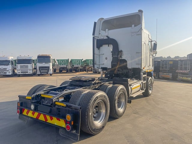 2011 Freightliner Argosy Detroit 12.7-1650