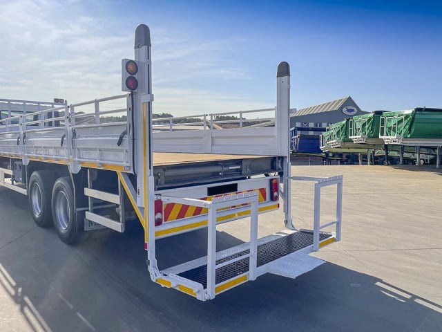 2018 UD Crone PKE 280 Dropside Truck