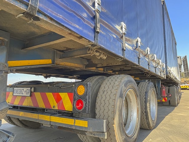 2015 CTS Tautliner Volume Max Superlink Trailer