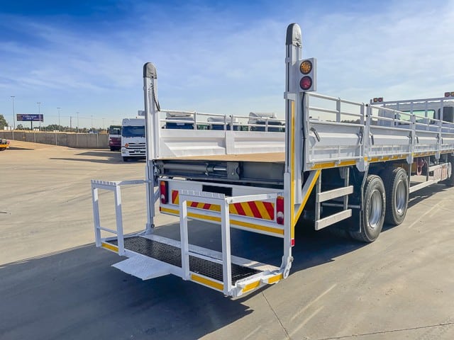 2018 UD Crone PKE 280 Dropside Truck