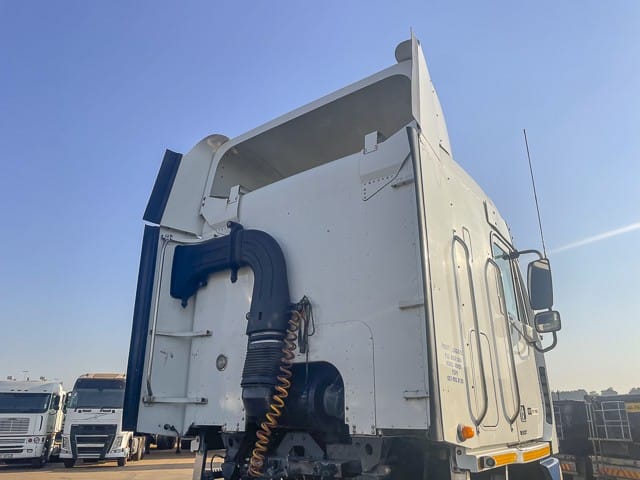 2011 Freightliner Argosy Detroit 12.7-1650