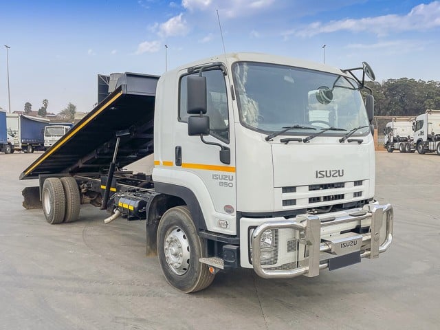 2021 Isuzu FTR850 Rollback