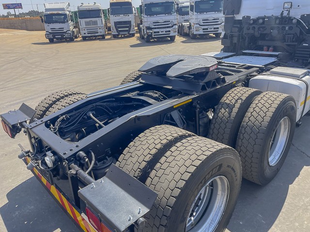 2014 UD Quon GW26 490 High Roof