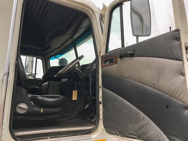 2011 International Eagle 9800I Mid-Roof