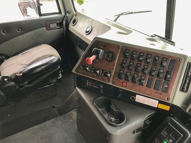 2011 International Eagle 9800I Mid-Roof