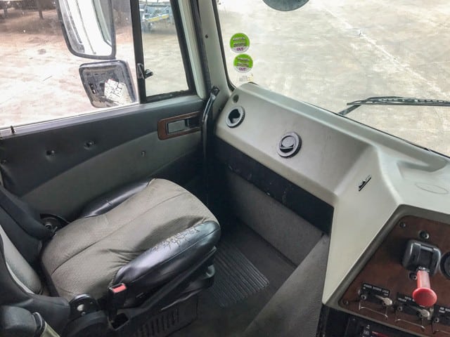 2011 International Eagle 9800I Mid-Roof