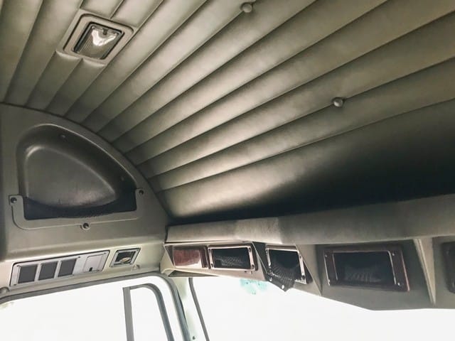 2011 International Eagle 9800I Mid-Roof