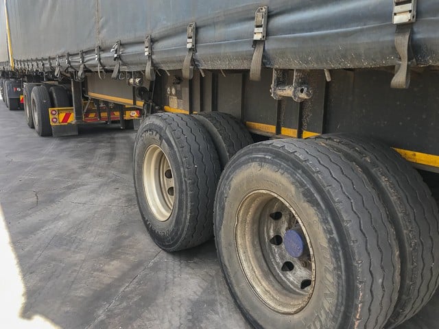 2003 Busaf Tautliner Superlink Trailer