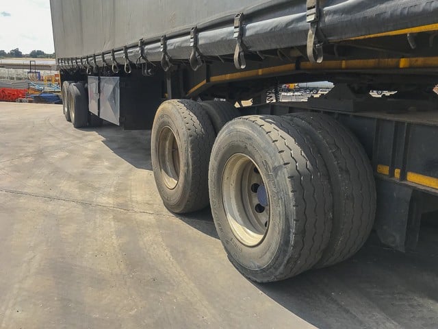 2003 Busaf Tautliner Superlink Trailer