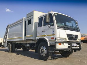 Used 2017 UD 90 Compactor Truck for sale