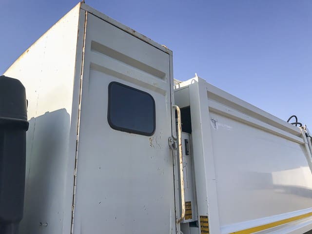 2017 UD Nissan 90 Compactor Truck