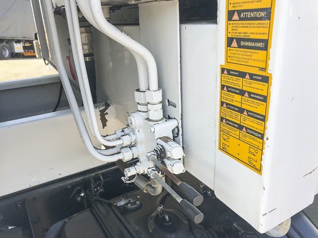 2017 UD Nissan 90 Compactor Truck