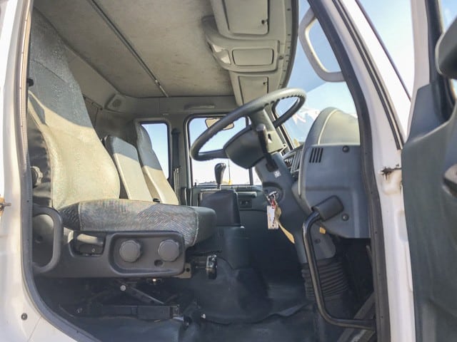 2017 UD Nissan 90 Compactor Truck