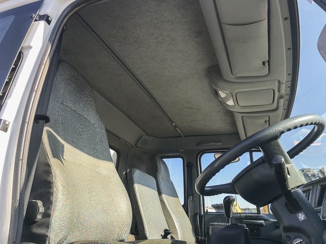 2017 UD Nissan 90 Compactor Truck
