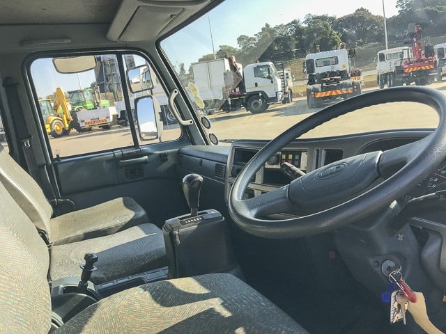 2017 UD Nissan 90 Compactor Truck