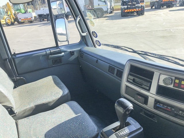 2017 UD Nissan 90 Compactor Truck