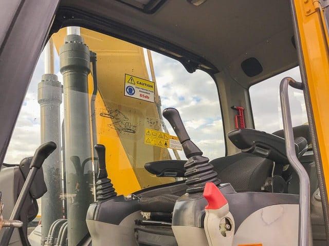 2021 Rondebult XE215C Excavator