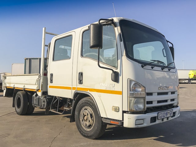 2012 Isuzu NMR 250 Crew Cab