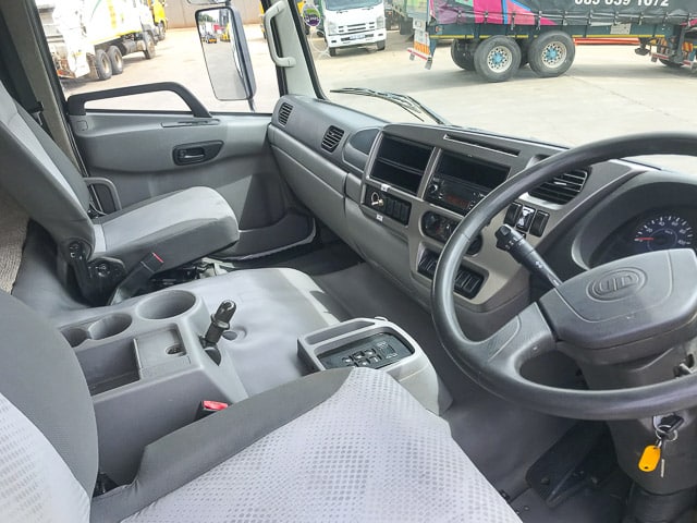 2019 UD Nissan Quester CWE 330 Compactor