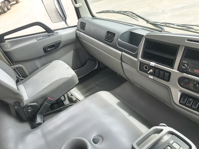 2019 UD Nissan Quester CWE 330 Compactor