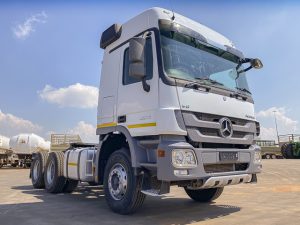 Abnormal lowbed Truck - 128 000kg GCM! 2016 Mercedes-Benz Actros 3550 V8 6x4 Truck Tractor for sale