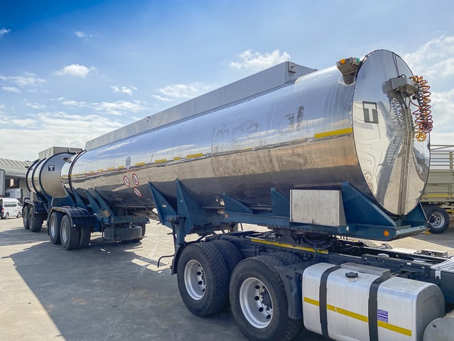 1998 Rosbys Stainless Steel Tanker & Pup Trailer