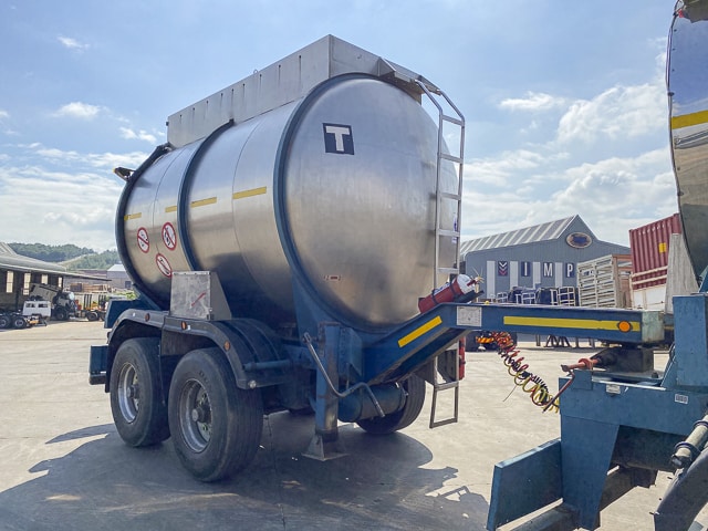 1998 Rosbys Stainless Steel Tanker & Pup Trailer