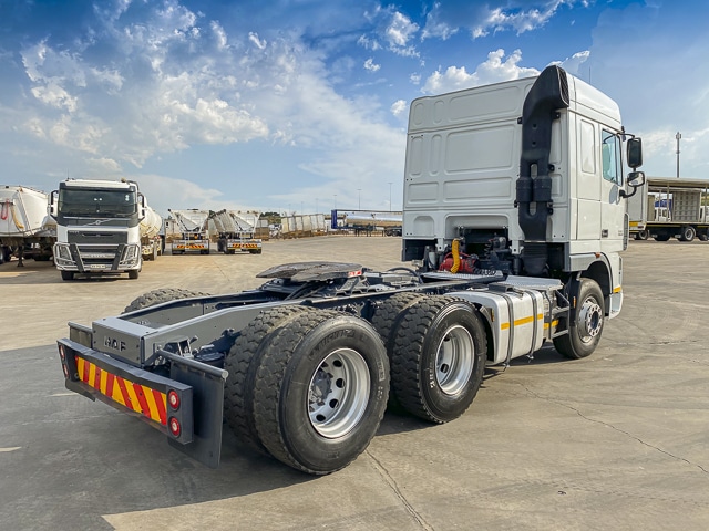2017 DAF XF105.460 – 6×4 Truck Tractor