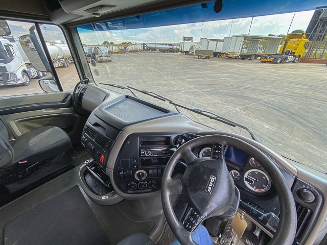 2017 DAF XF105.460 – 6×4 Truck Tractor